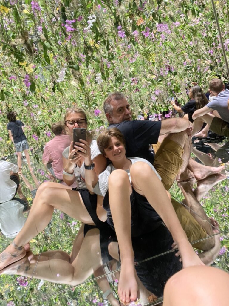 team lab tokyo con figli adolescenti